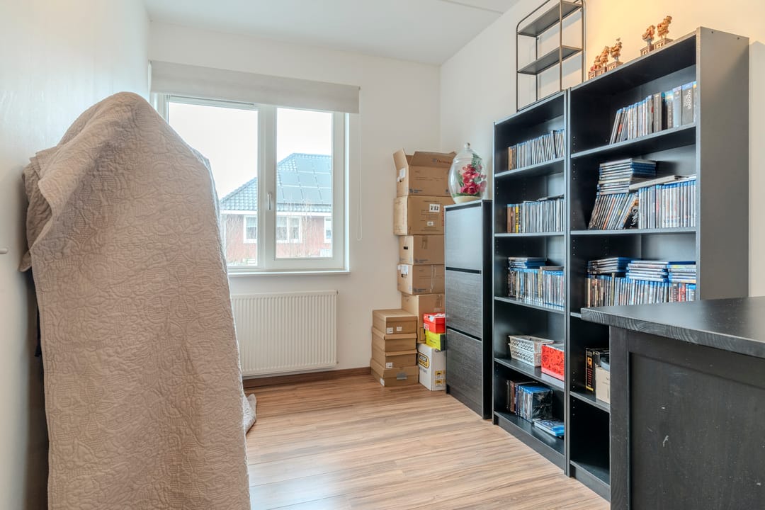 Photo 22 of Voorschotenstraat 11