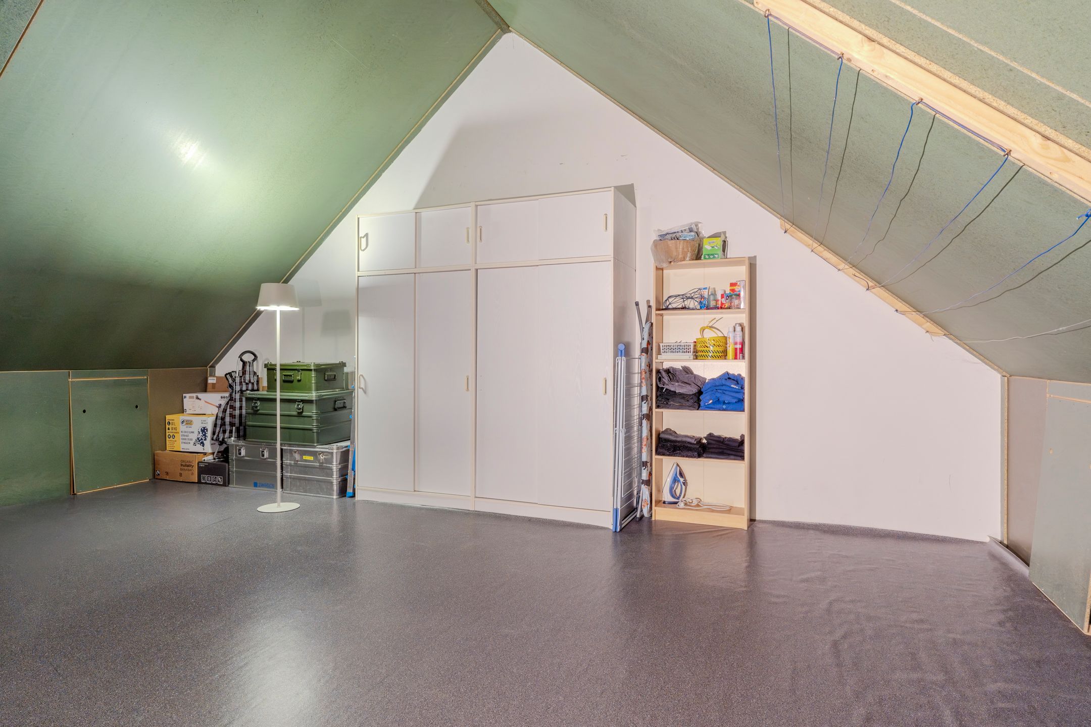 Photo 24 of Voorschotenstraat 11