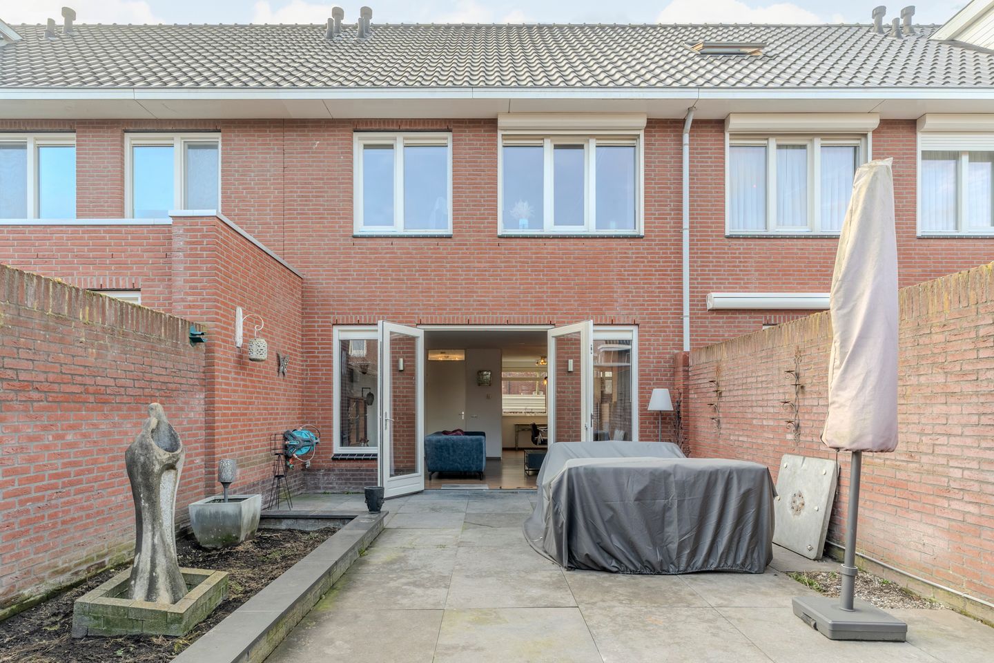 Photo 25 of Voorschotenstraat 11