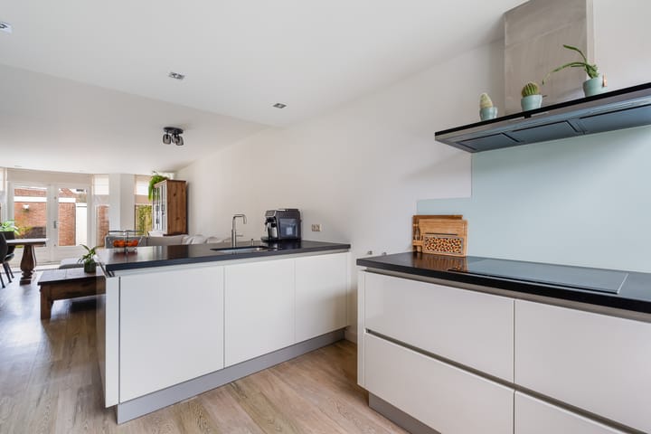 Photo 2 of Schaepmanstraat 3