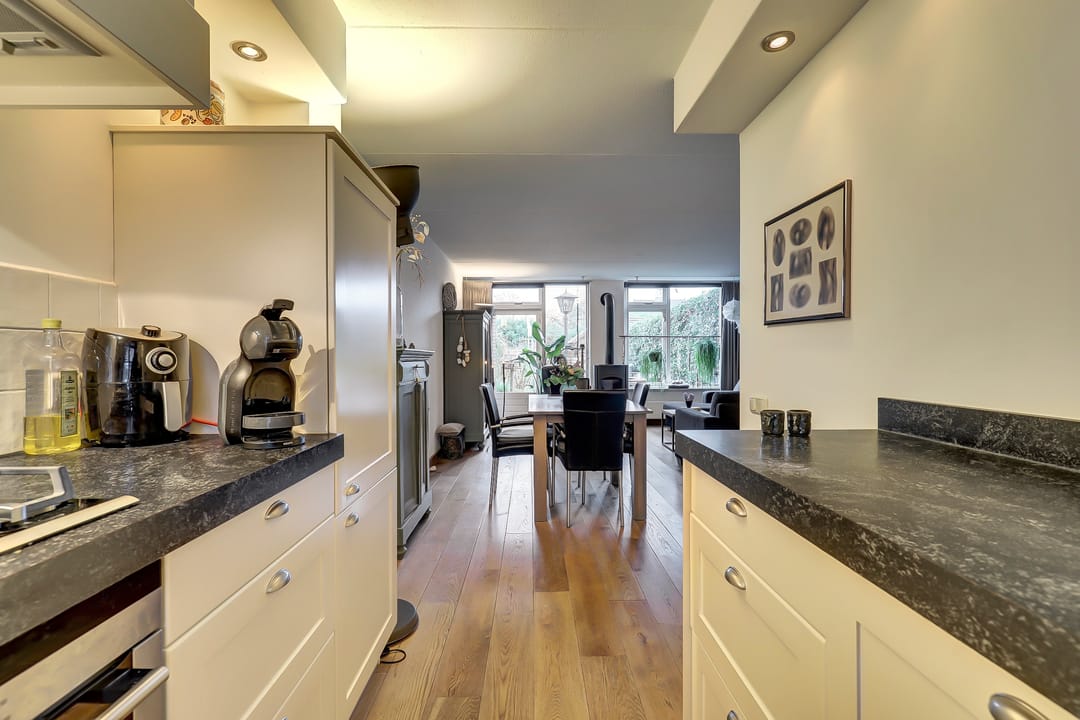 Photo 11 of Wilhelminastraat 4-B