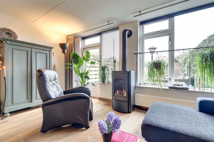 Photo 3 of Wilhelminastraat 4-B