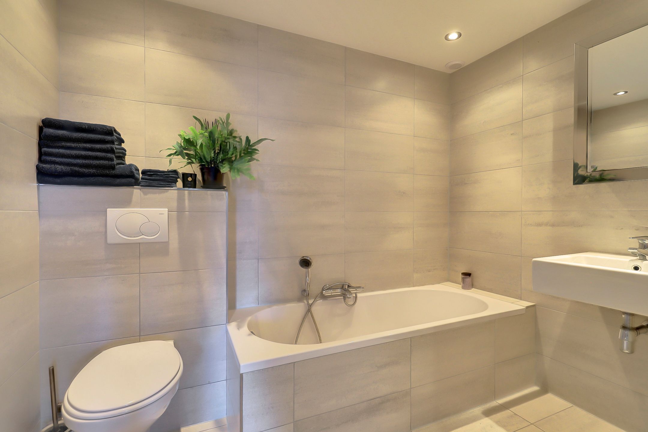 Photo 18 of Wilhelminastraat 4-B