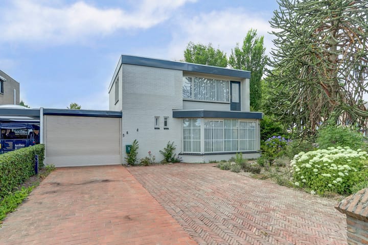 Photo 2 of Spoorstraat 5