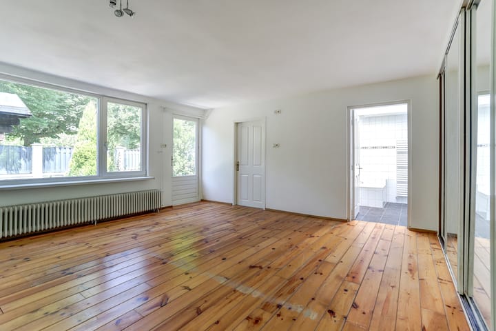 Photo 21 of Spoorstraat 5