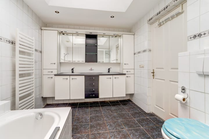 Photo 22 of Spoorstraat 5