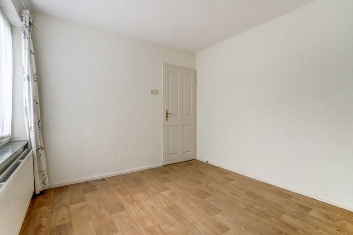 Photo 31 of Spoorstraat 5