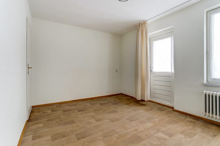 Photo 32 of Spoorstraat 5