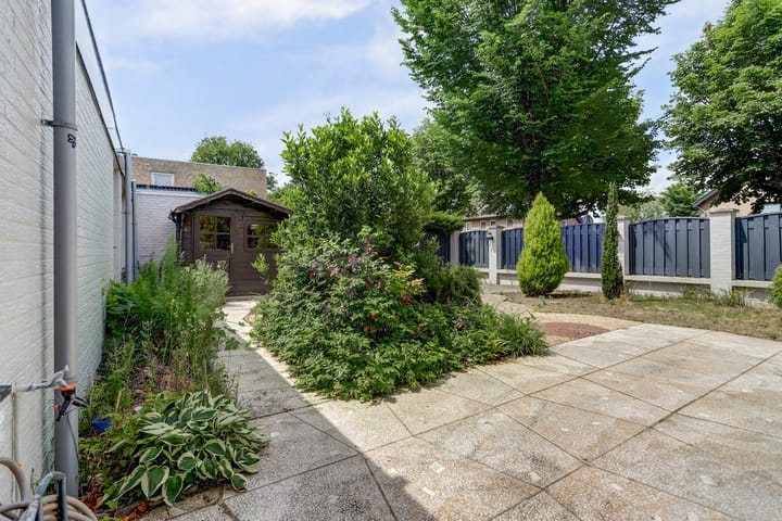 Photo 37 of Spoorstraat 5