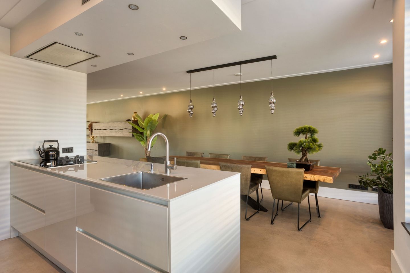 Foto 14 van Meester A Datemalaan 48