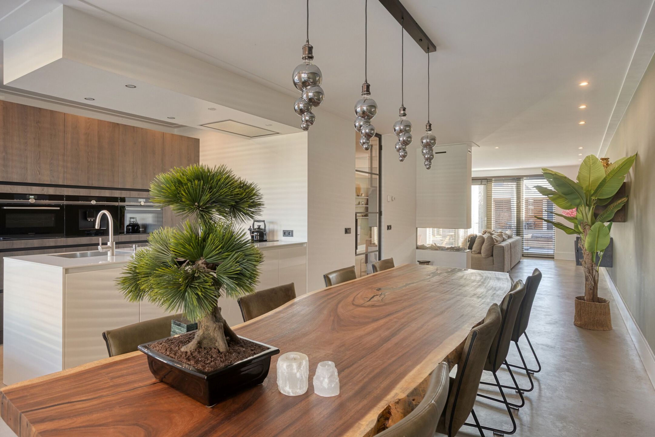 Foto 18 van Meester A Datemalaan 48