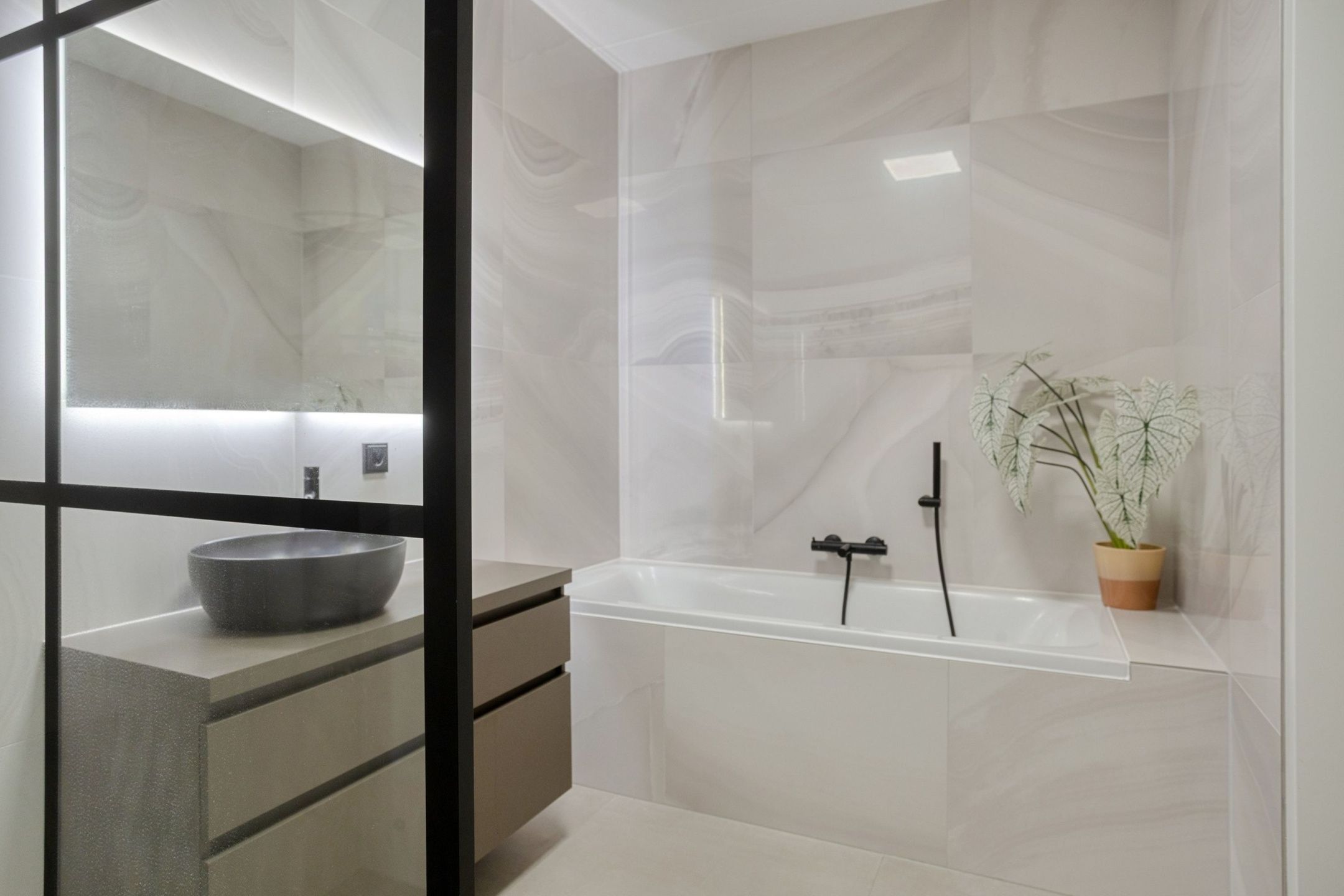 Foto 33 van Meester A Datemalaan 48