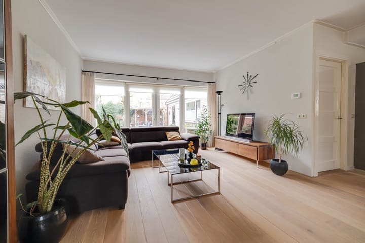 Photo 3 of Driehuizerweg 10