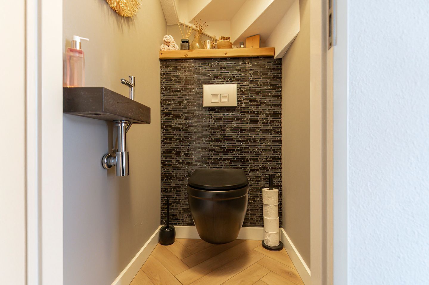 Photo 4 of Pietje Baltusstraat 7