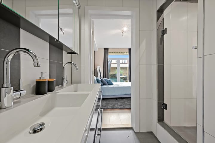 Photo 21 of De Genestetlaan 297