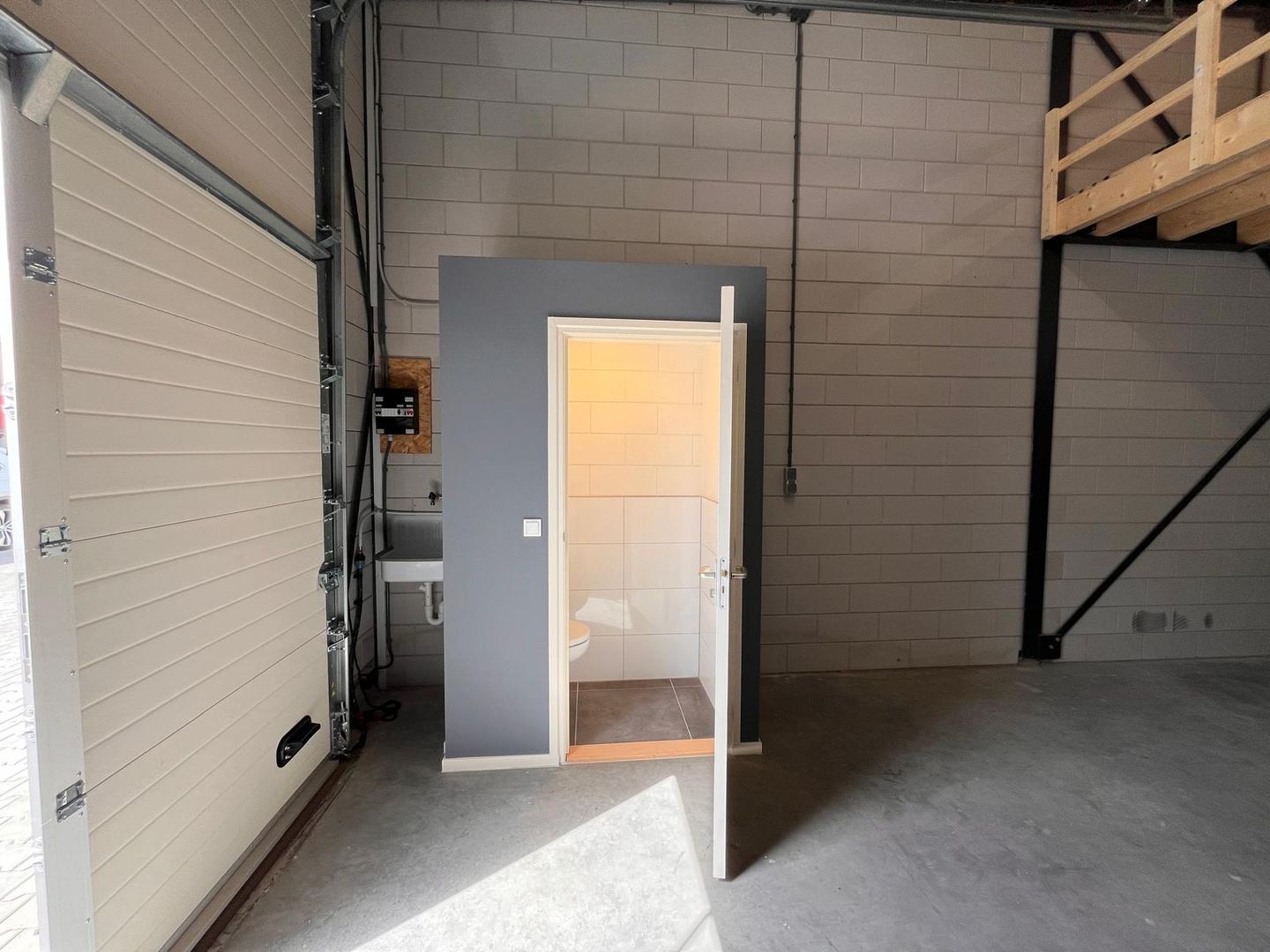 View photo 5 of Gdanskweg 98