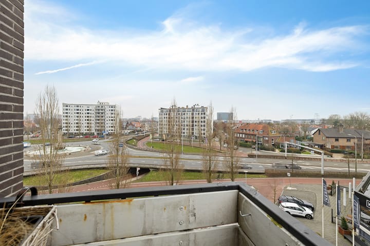 Photo 4 of Europaplein 23-E