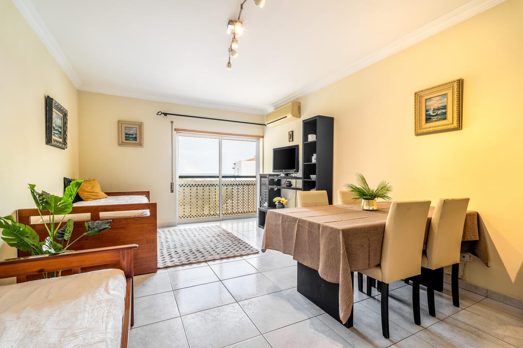 Foto 2 van Rua eng Jose Bivar Ed Plaza 2H