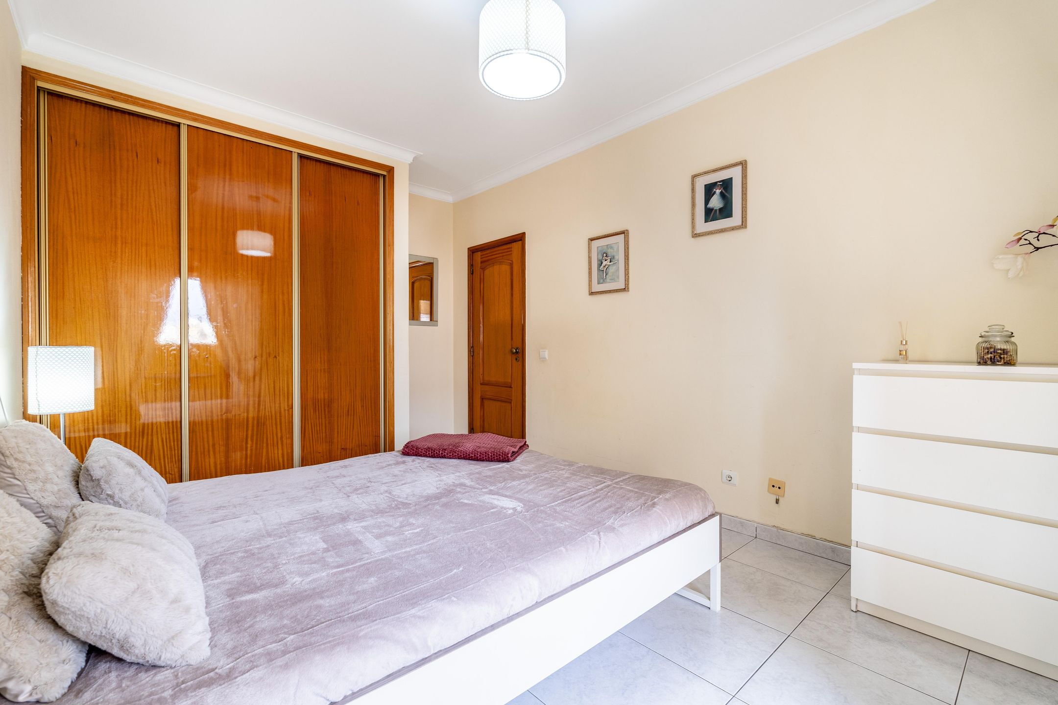 Foto 9 van Rua eng Jose Bivar Ed Plaza 2H