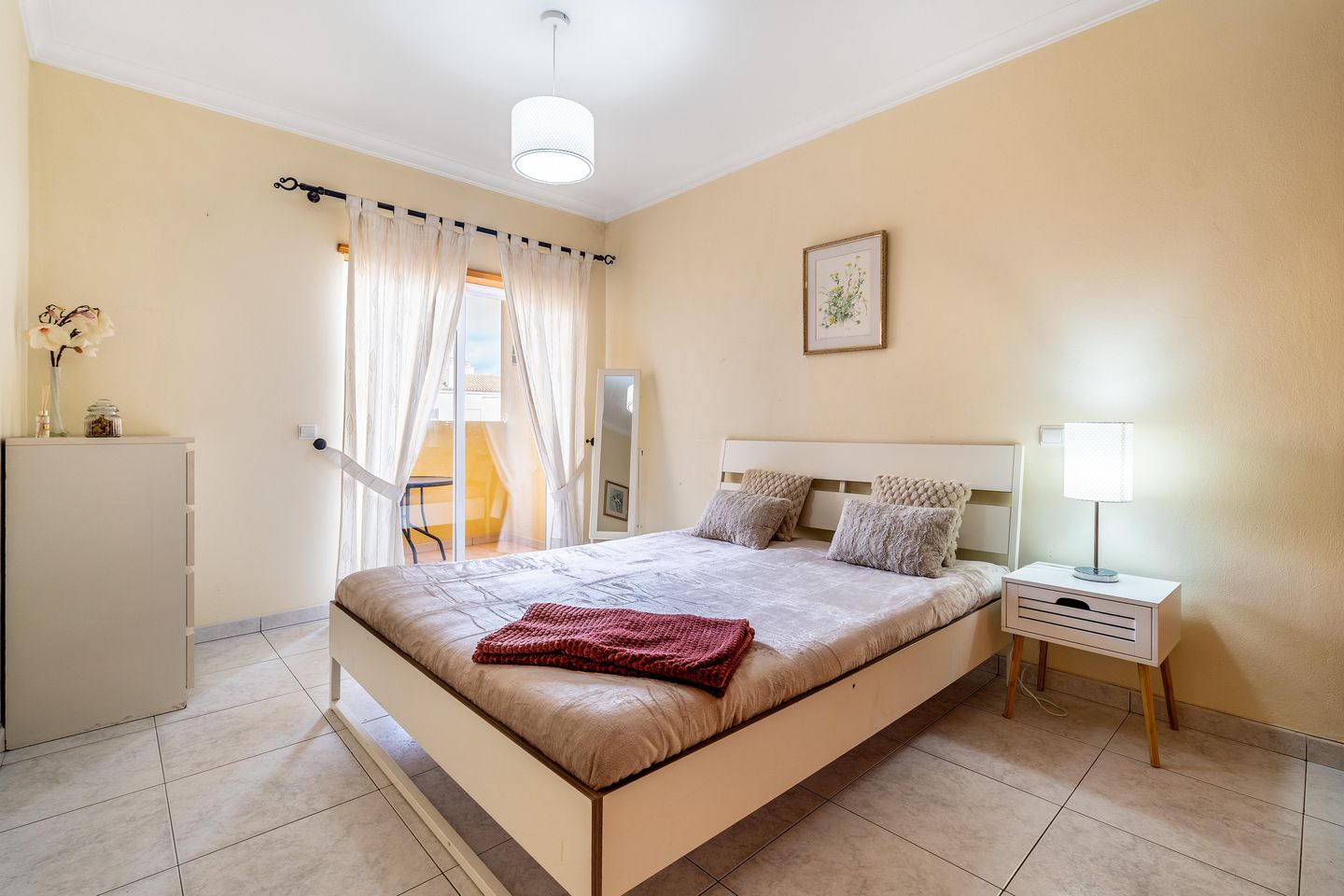 Foto 10 van Rua eng Jose Bivar Ed Plaza 2H