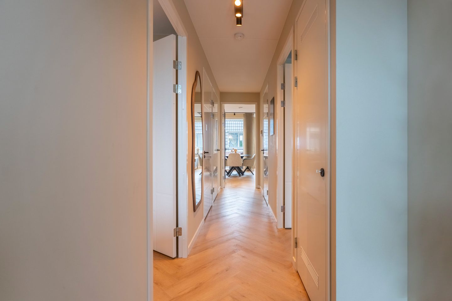 Foto 14 van E.E. van der Laanstraat 40