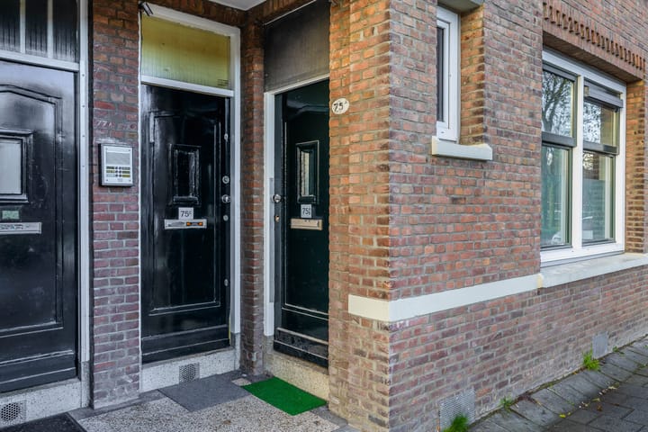 Photo 5 of Lange Hilleweg 75-A