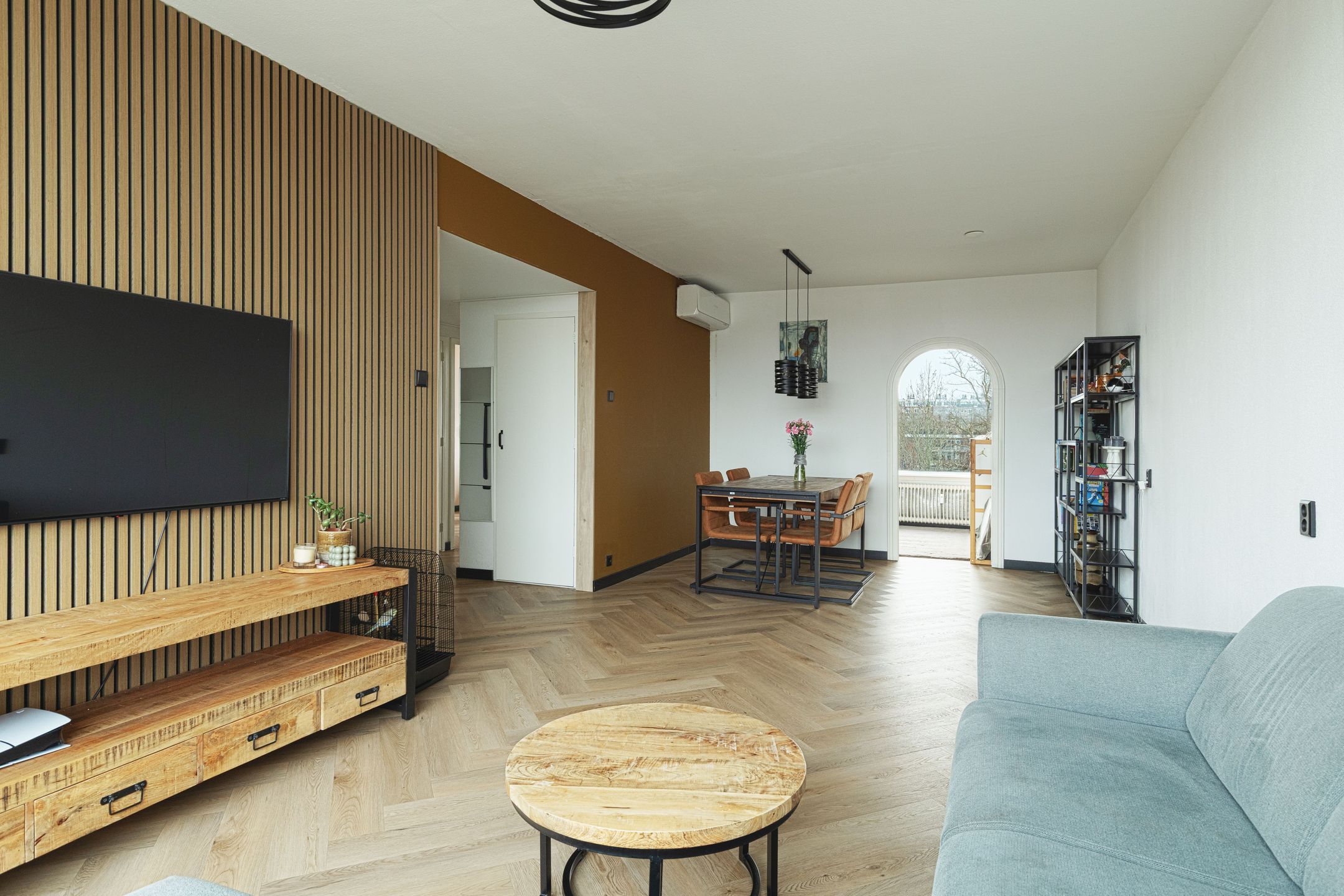 Photo 12 of Van Anrooystraat 15