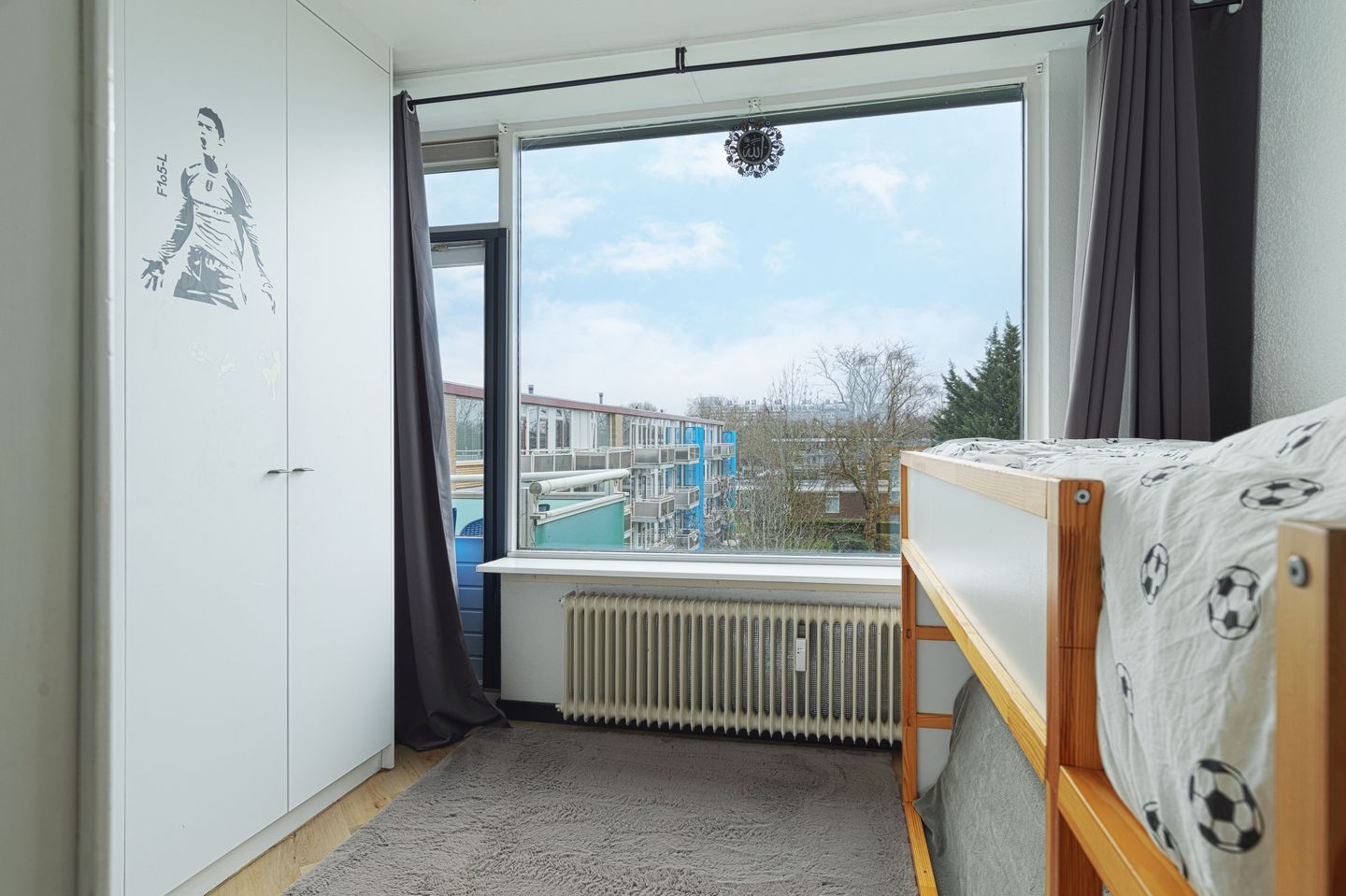 Photo 14 of Van Anrooystraat 15