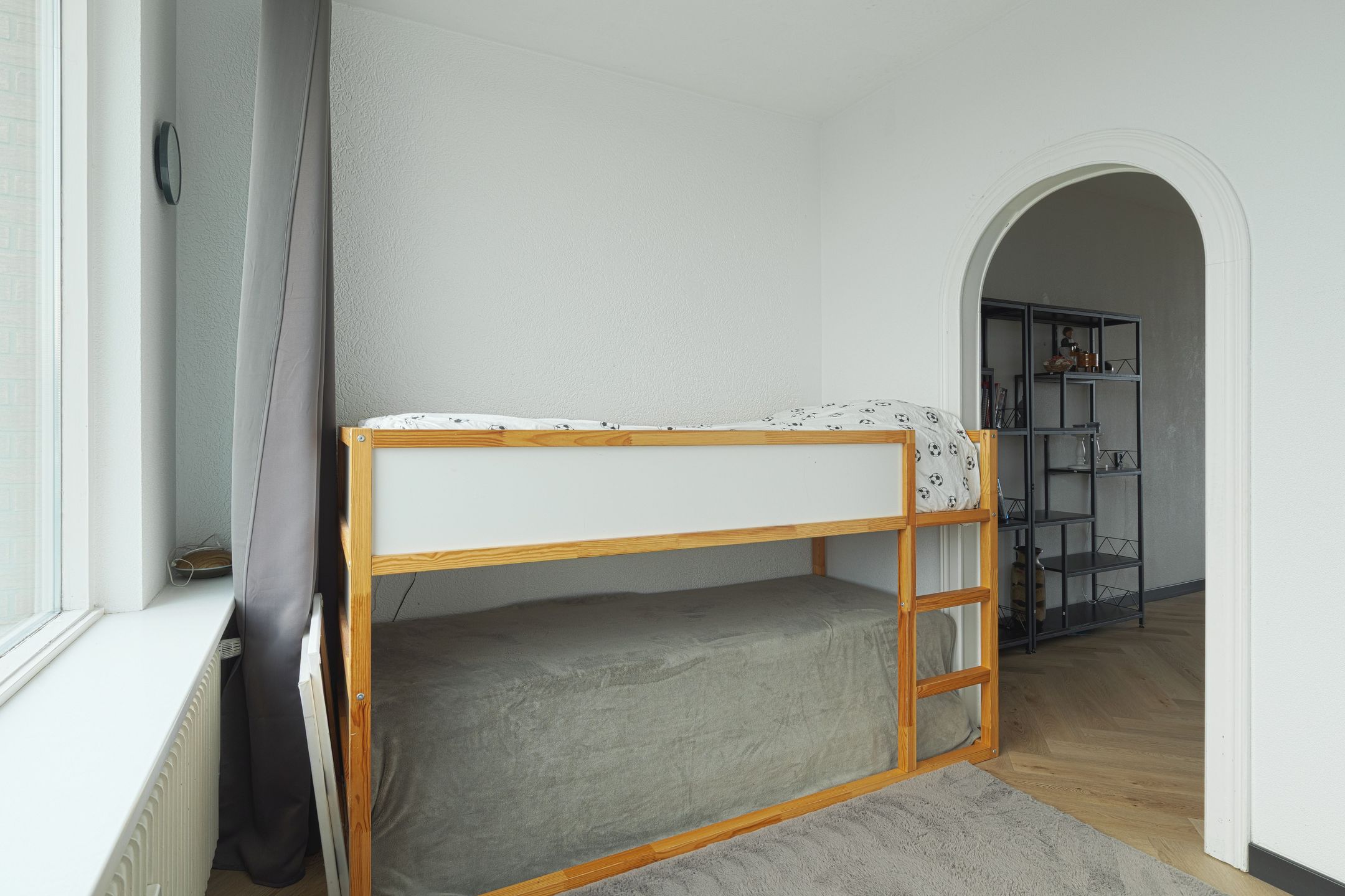 Photo 15 of Van Anrooystraat 15