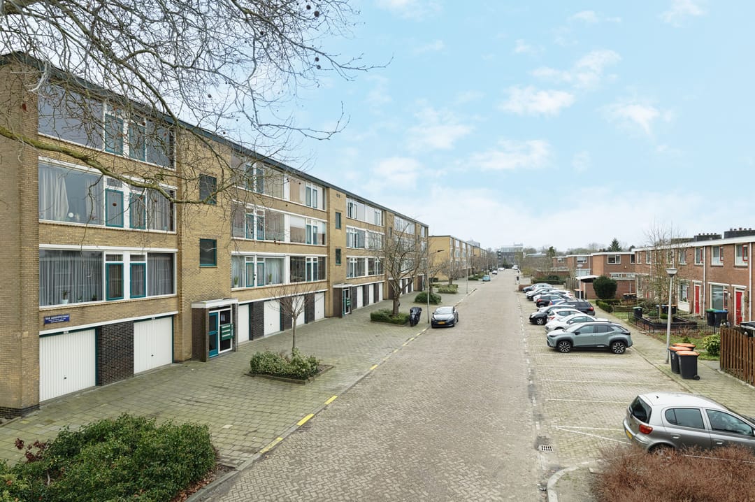 Photo 31 of Van Anrooystraat 15