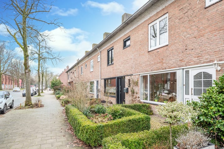 Photo 2 of van Vollenhovenstraat 14