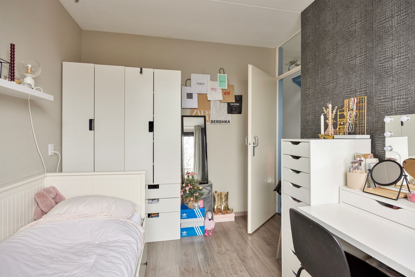 Photo 19 of Waalstraat 1-E