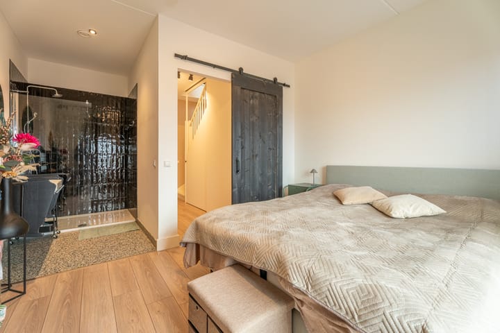 Photo 12 of Burgemeester Hermansstraat 40-G