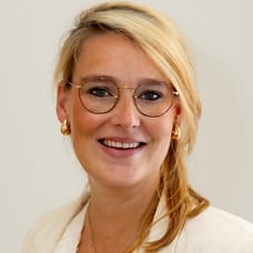 Julia van Beurden - De Bruin - Officemanager