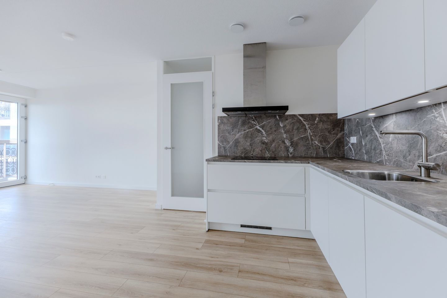 Foto 10 van Helderseweg 15-D4