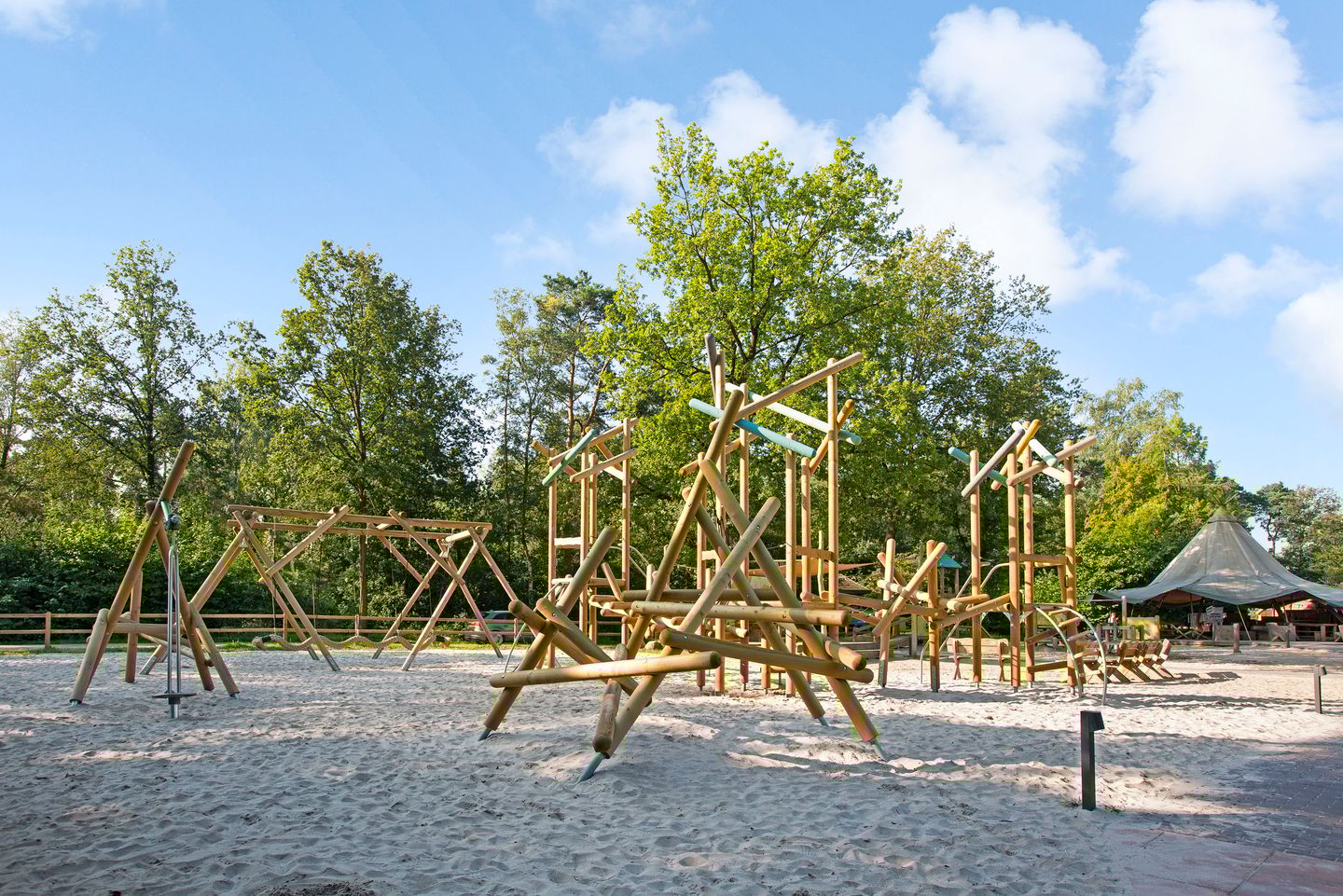 Foto 25 van Landuwerweg 17-357