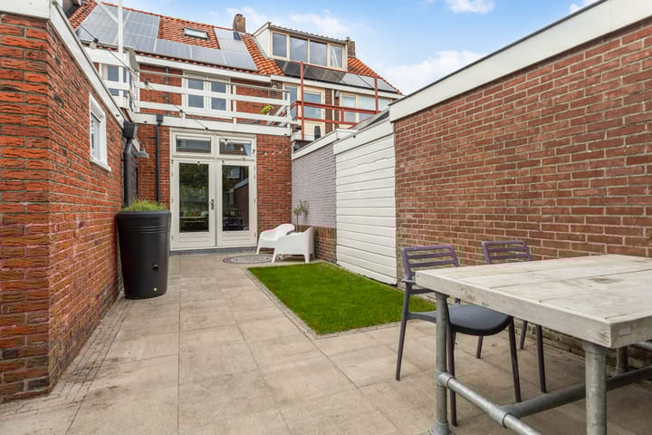 Photo 47 of Frederik Ruyschstraat 24