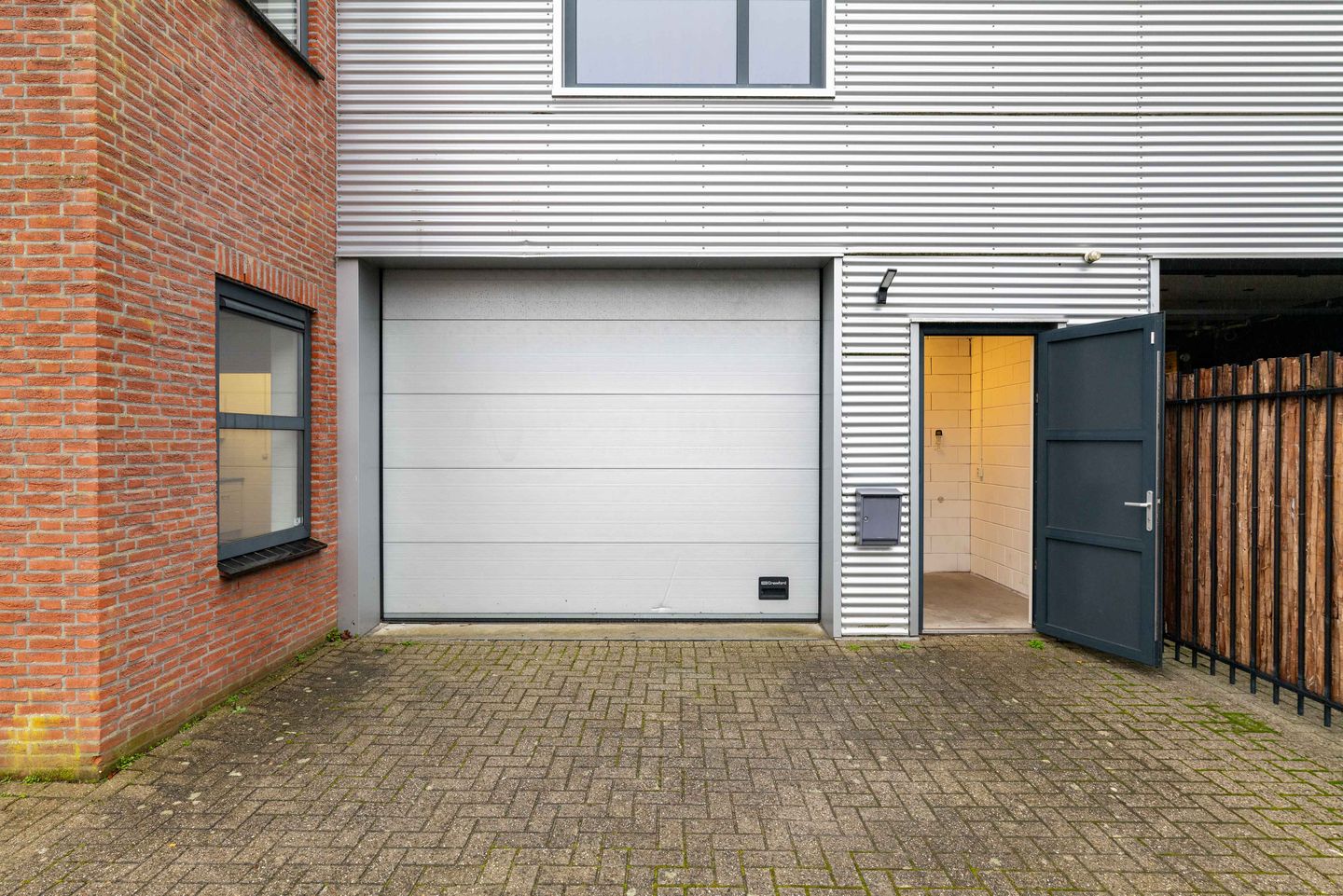 Bekijk foto 5 van Aston Martinlaan 96