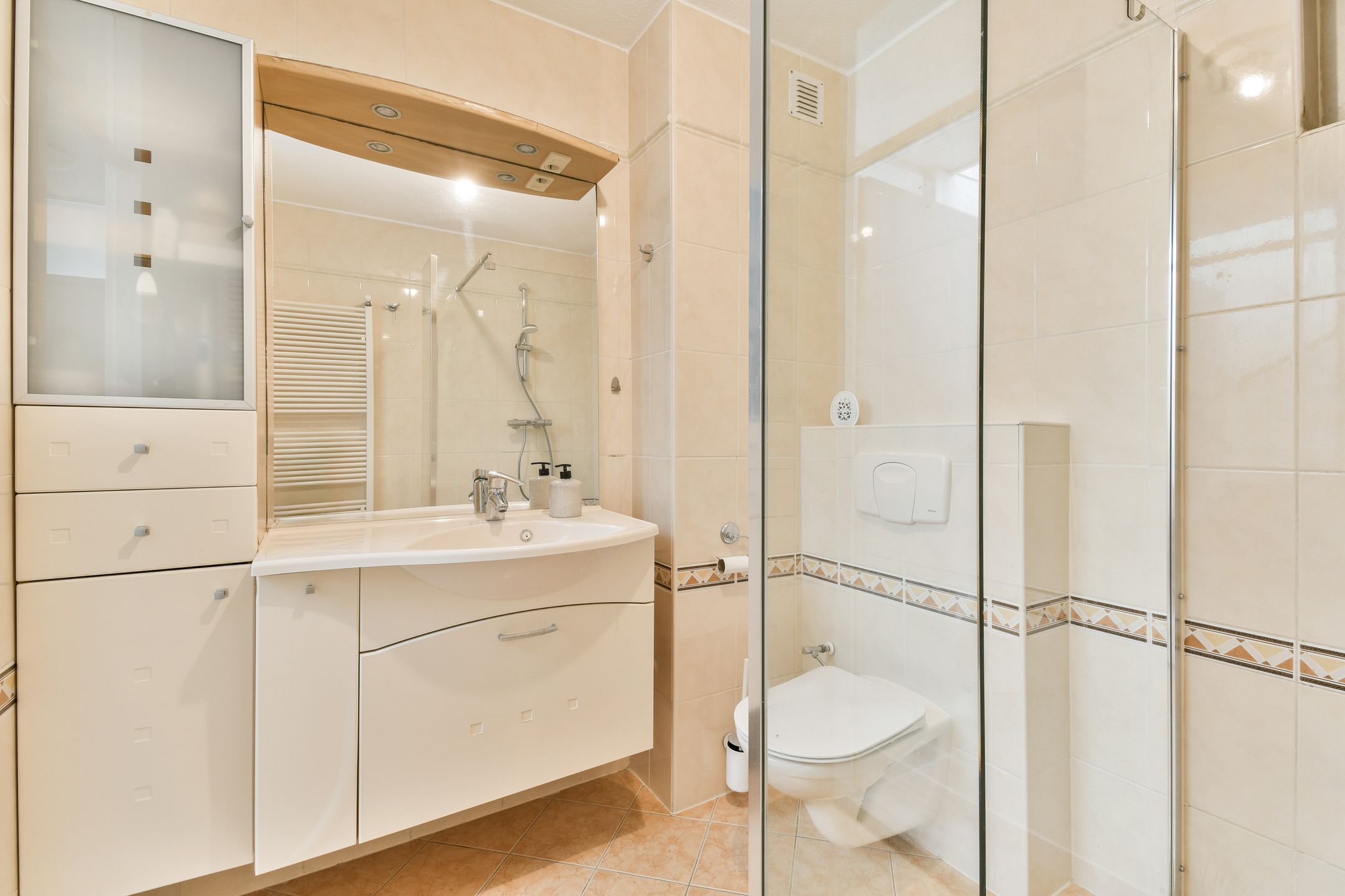 Foto 15 van Adrianus van Waertweg 11