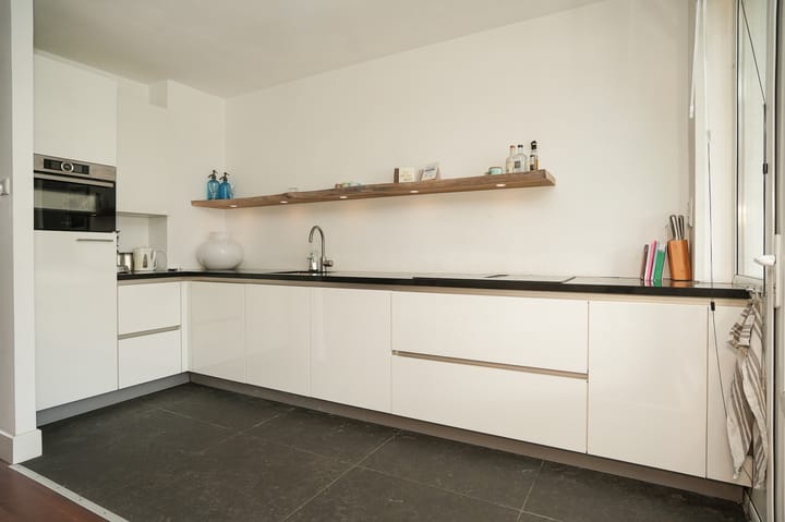 Photo 4 of Westlanderstraat 9