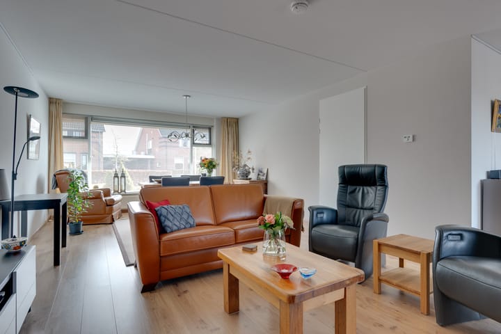 Foto 3 van Vestdijkstraat 4