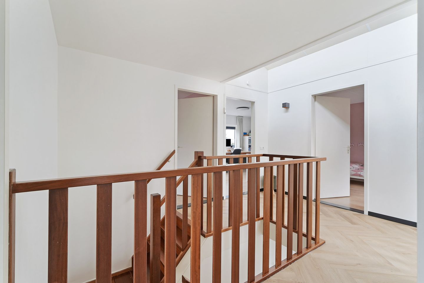 Photo 20 of C.W. Sturmstraat 20