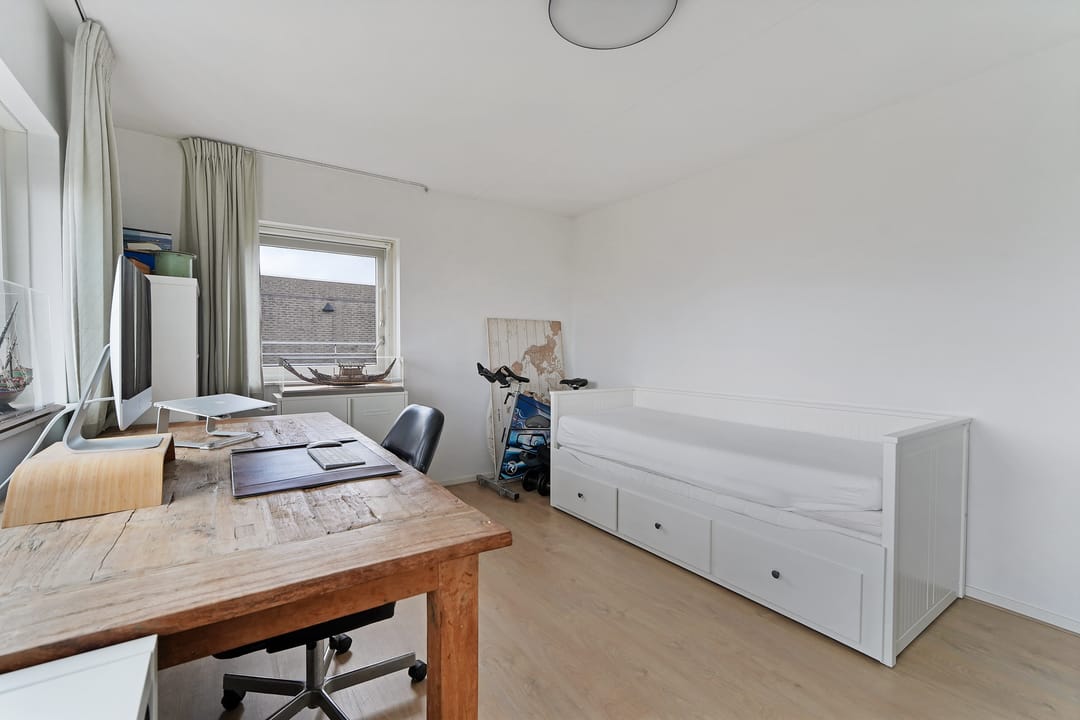 Photo 22 of C.W. Sturmstraat 20