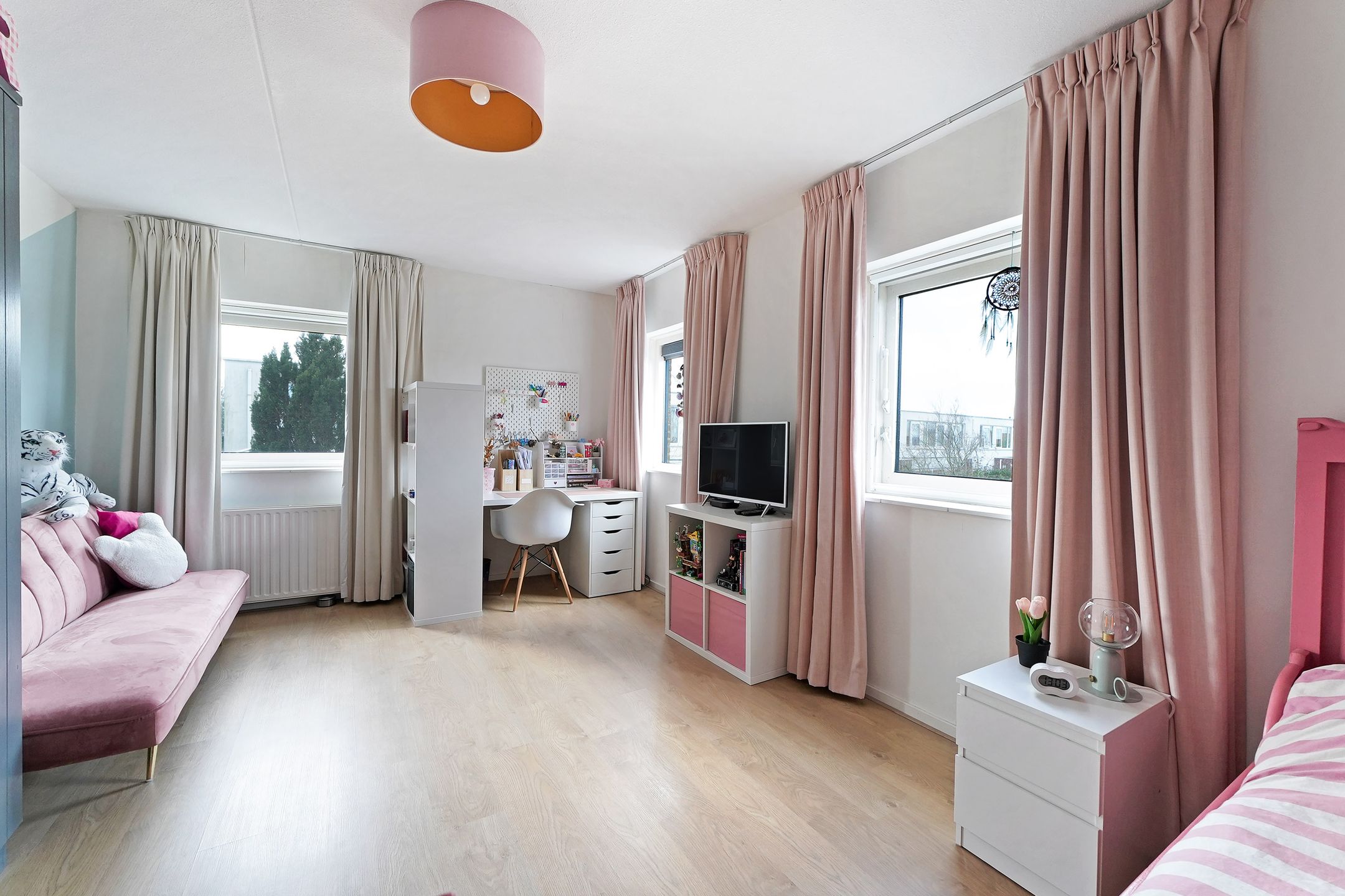 Photo 27 of C.W. Sturmstraat 20