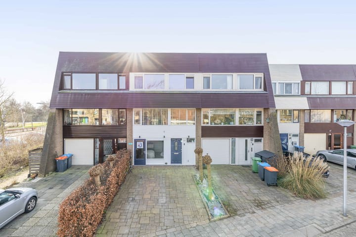 Burg A P vd Blinkln 72