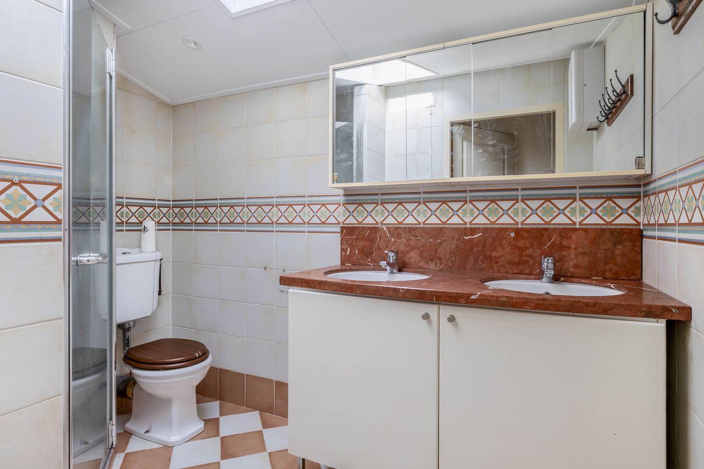 Photo 34 of Burg A P vd Blinkln 72