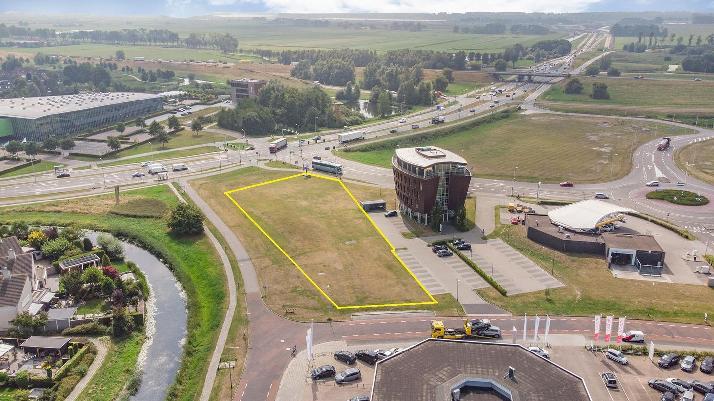 View photo 3 of Zambonistraat