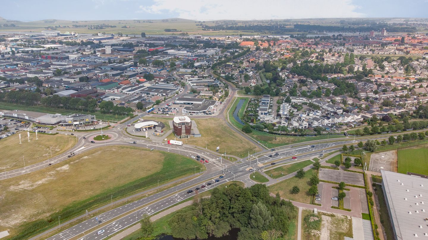 View photo 4 of Zambonistraat