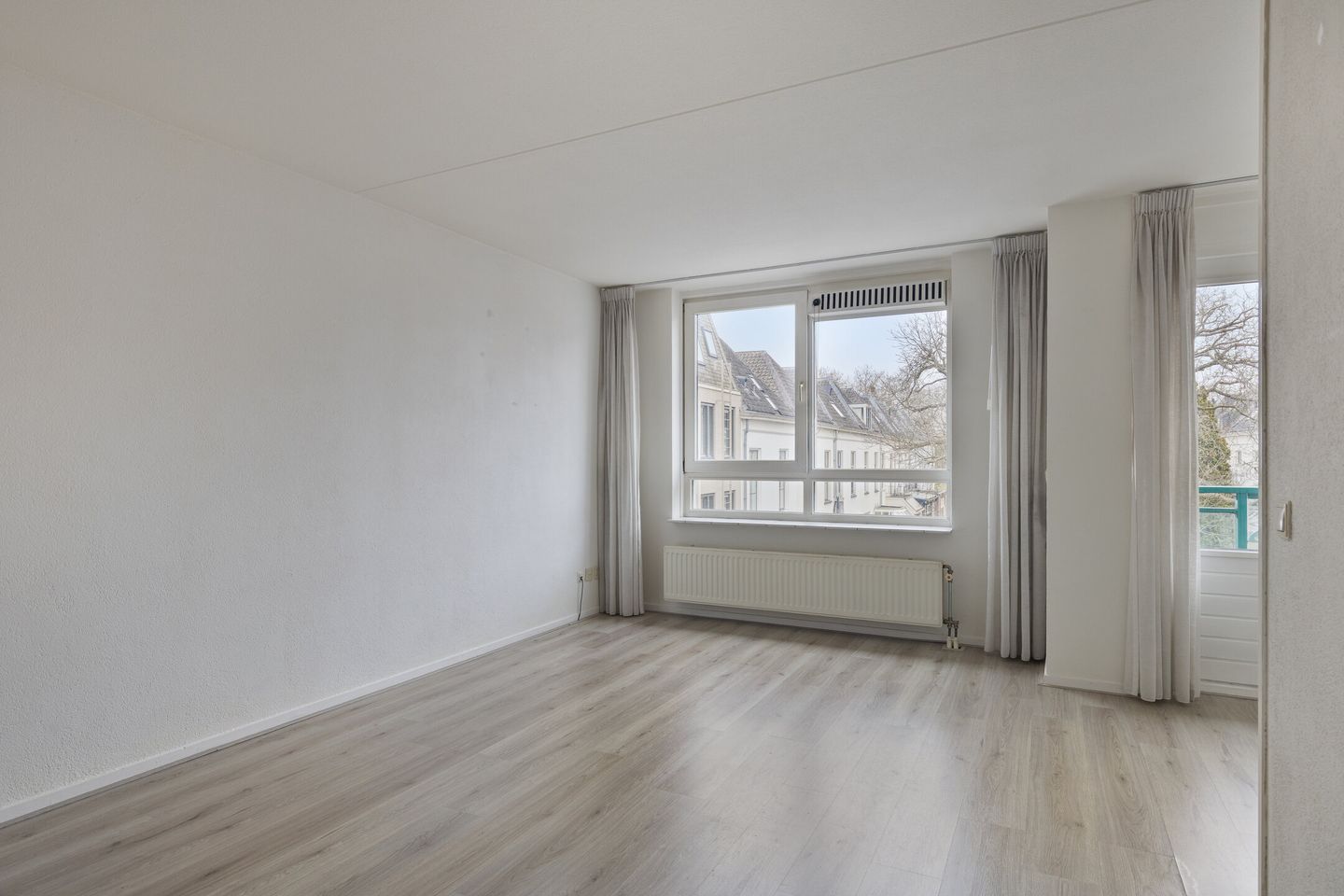 Photo 5 of Graaf van Burenstraat 2-F23