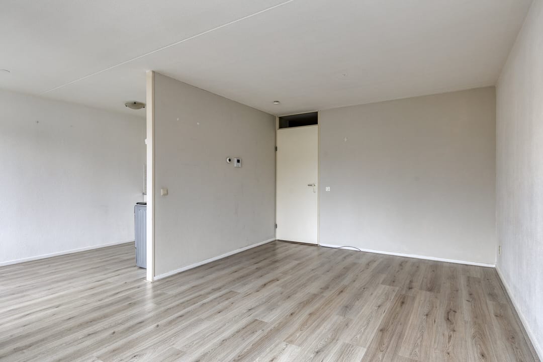 Photo 7 of Graaf van Burenstraat 2-F23